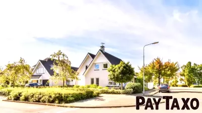 Dave Ramsey Says Corner Lots Are A Mixed Blessing — They 'Present Well From The Street, But You Have No Freaking Backyard' Just A Tiny Triangle